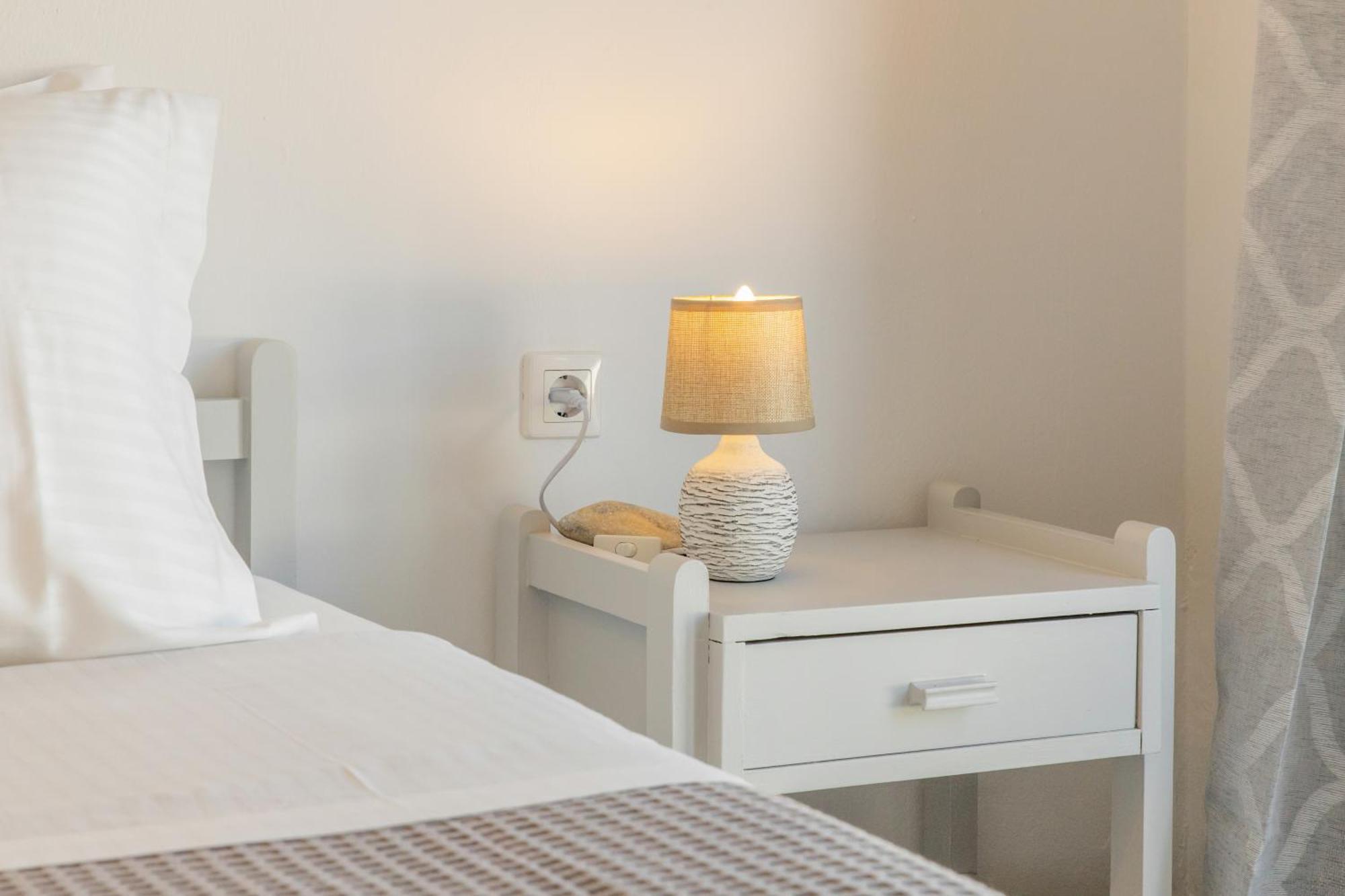 Yialos Rooms Piso Livadi Exterior photo